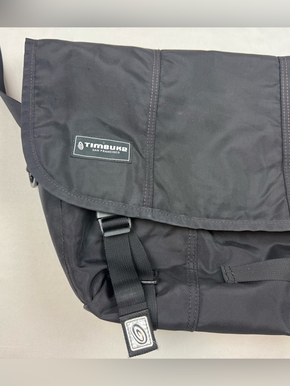 Timbuk2 Classic Messenger Bag Crossbody Black Canvas - Picture 5 of 9